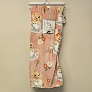 Pickle & Dot Floral Puppy teacup Oversized Plush Throw Blanket Peach White